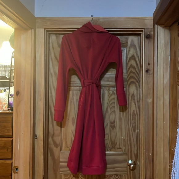 UGG BATHROBE - Picture 4 of 9